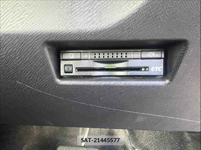 Toyota AQUA 2015-05 8364747-22