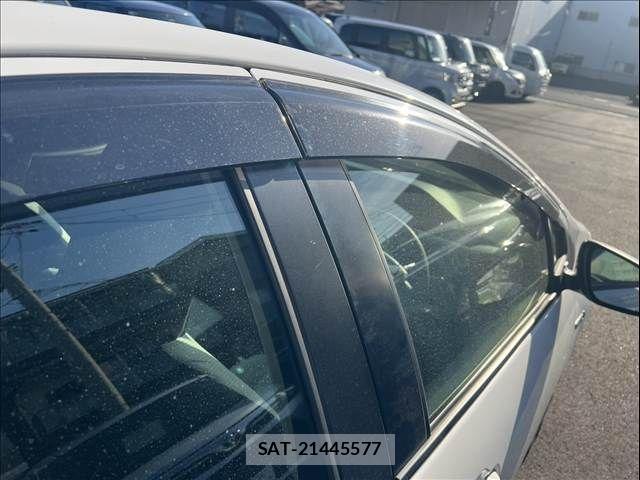 Toyota AQUA 2015-05 8364747-27