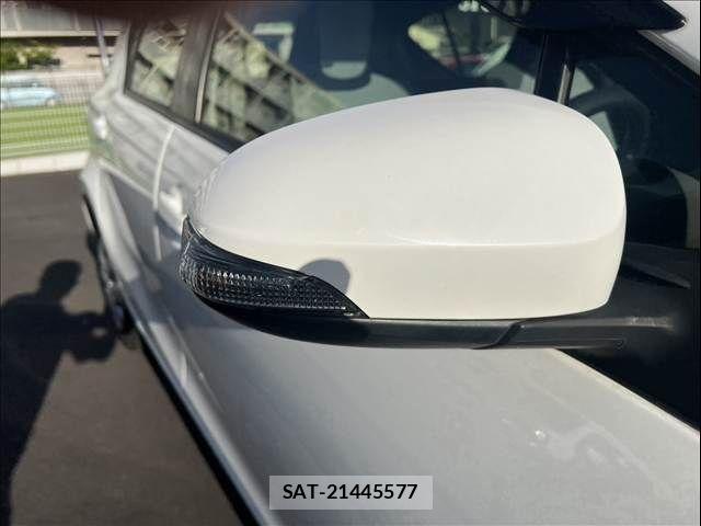 Toyota AQUA 2015-05 8364747-28