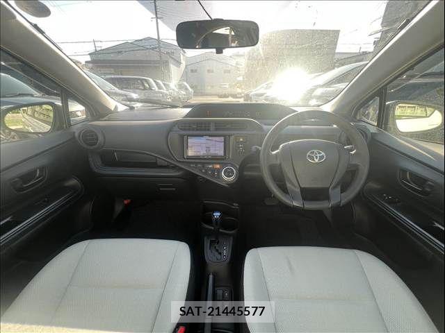 Toyota AQUA 2015-05 8364747-2