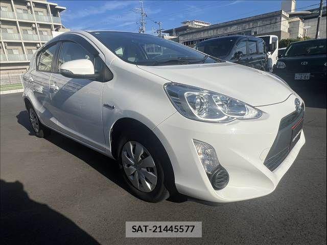Toyota AQUA 2015-05 8364747-4