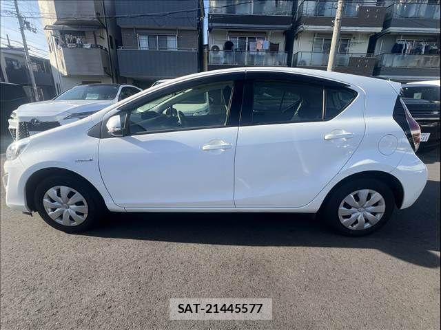 Toyota AQUA 2015-05 8364747-5