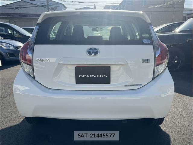 Toyota AQUA 2015-05 8364747-8