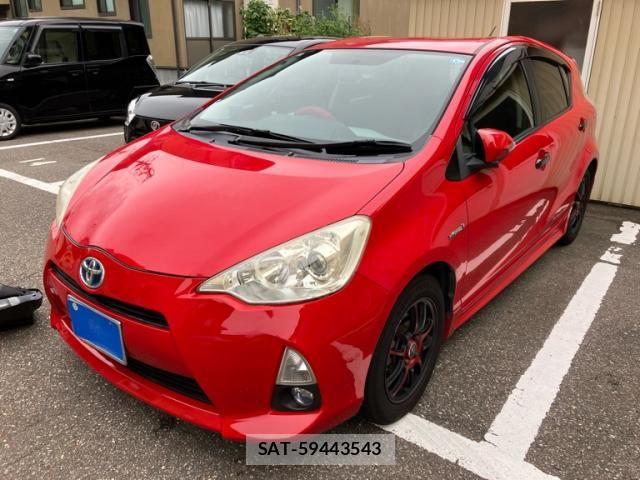 Toyota AQUA 2013-03 8364760-0