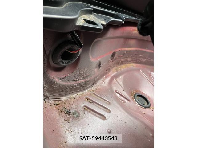 Toyota AQUA 2013-03 8364760-10