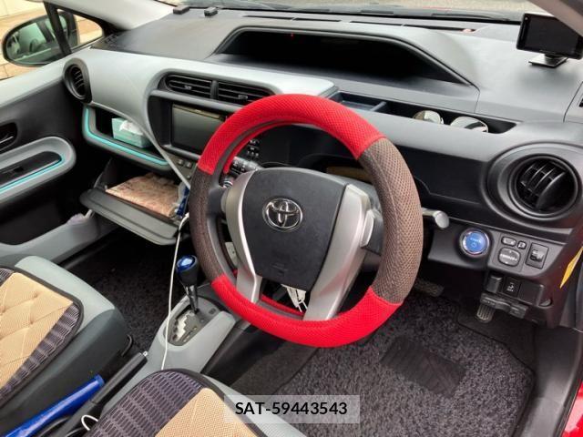 Toyota AQUA 2013-03 8364760-16
