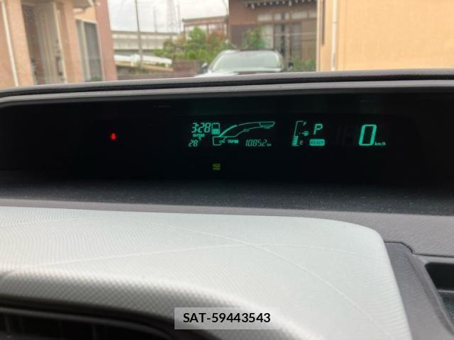 Toyota AQUA 2013-03 8364760-23
