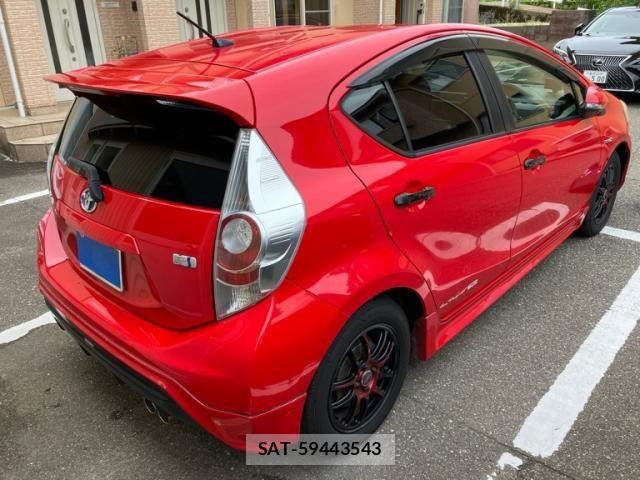 Toyota AQUA 2013-03 8364760-5