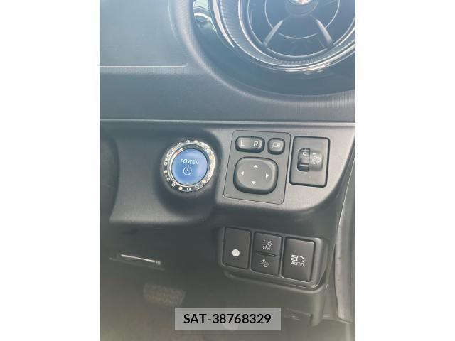 Toyota AQUA 2017-09 8364738-18