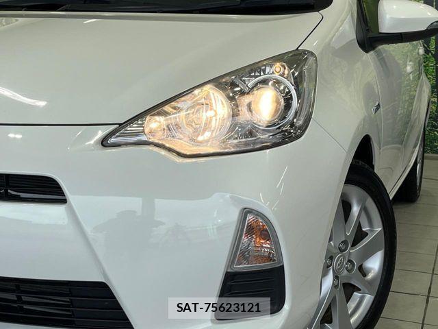 Toyota AQUA 2012-06 8364732-11
