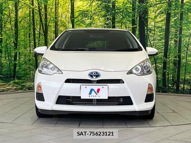 Toyota AQUA 2012-06 8364732-13