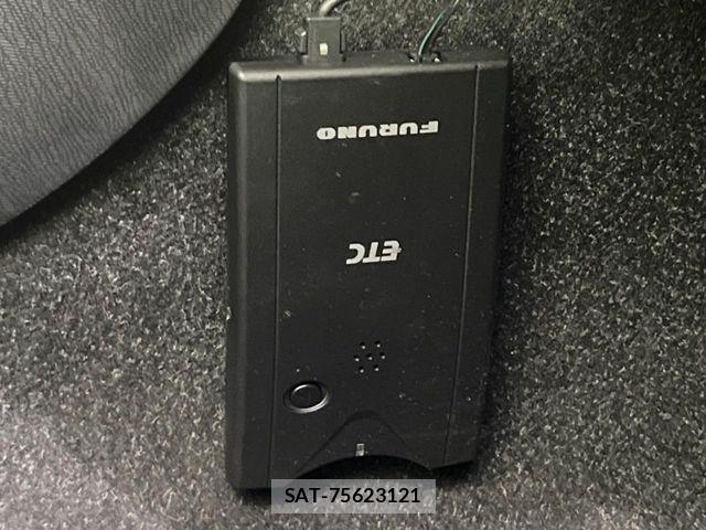 Toyota AQUA 2012-06 8364732-4