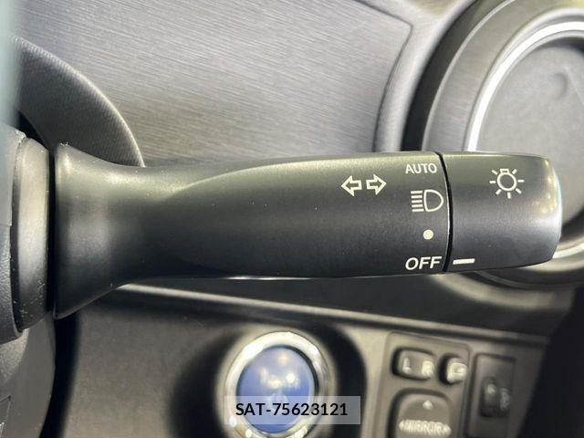 Toyota AQUA 2012-06 8364732-6