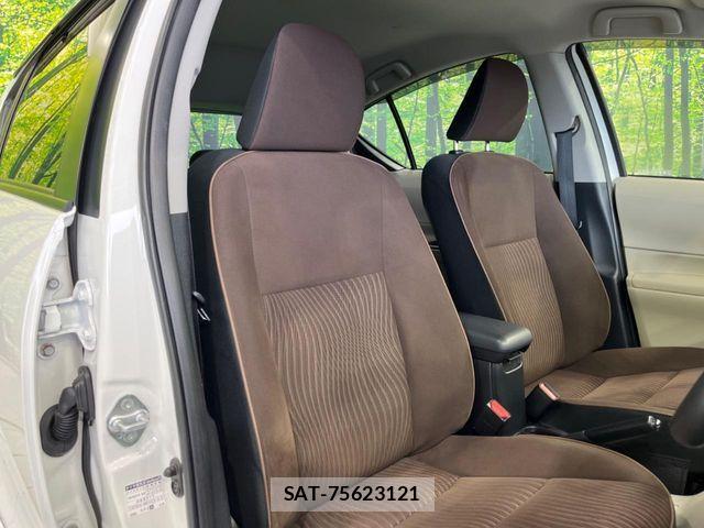Toyota AQUA 2012-06 8364732-7