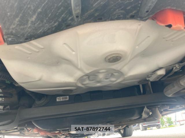Toyota AQUA 2013-10 8364767-9