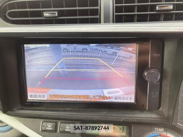 Toyota AQUA 2013-10 8364767-22