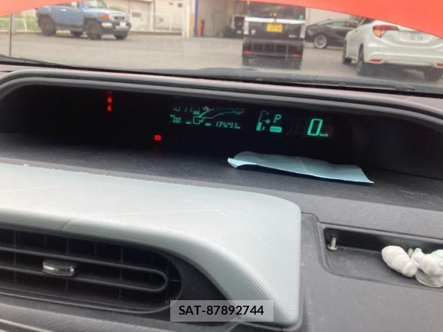 Toyota AQUA 2013-10 8364767-26