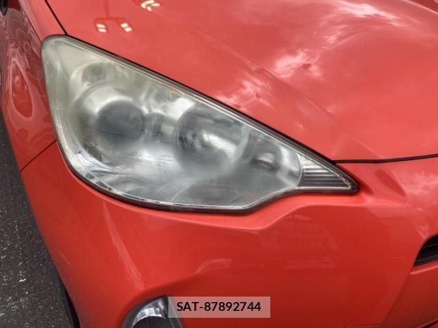 Toyota AQUA 2013-10 8364767-8