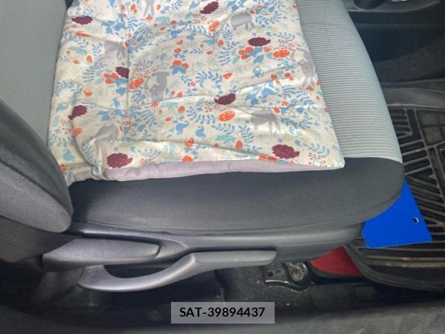 Toyota AQUA 2014-11 8364761-12