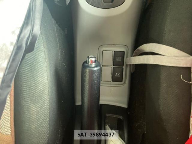 Toyota AQUA 2014-11 8364761-19
