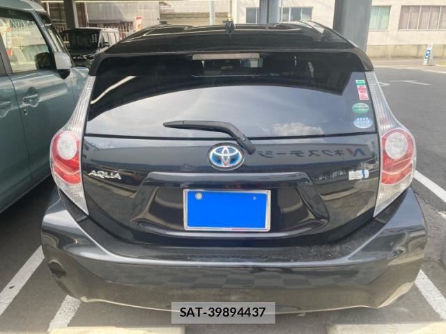 Toyota AQUA 2014-11 8364761-2