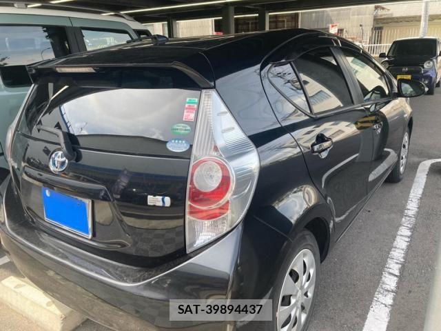 Toyota AQUA 2014-11 8364761-3