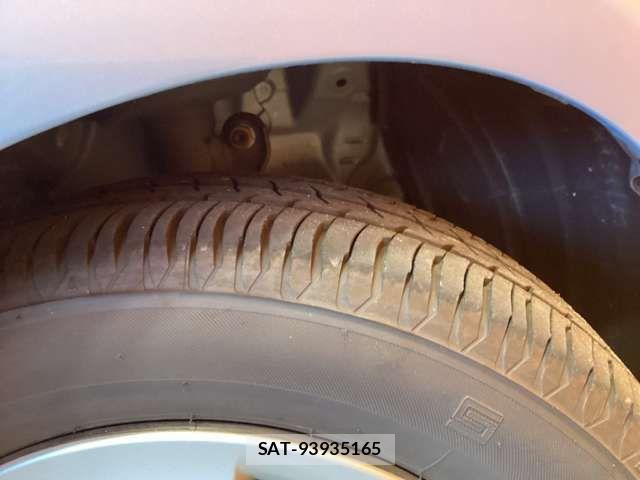 Toyota AQUA 2012-11 8364735-13
