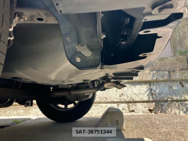 Toyota AQUA 2016-10 8364725-10