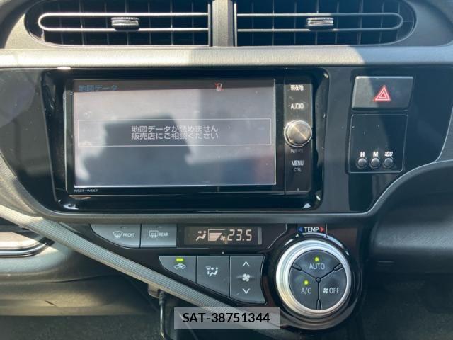 Toyota AQUA 2016-10 8364725-22