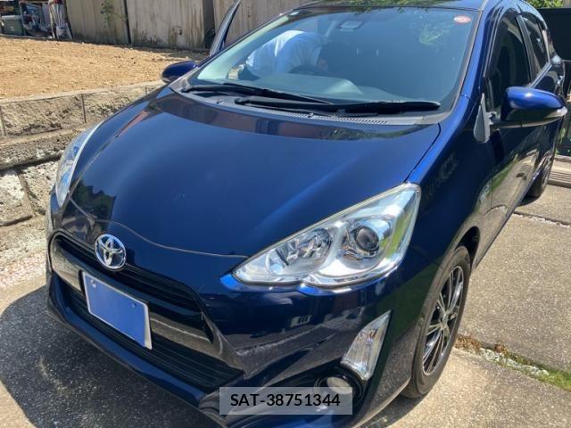 Toyota AQUA 2016-10 8364725-2