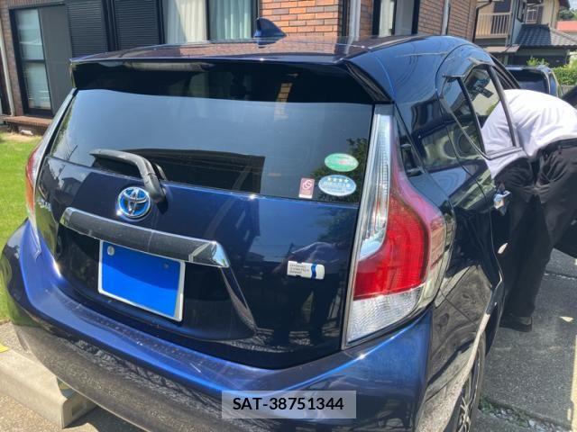 Toyota AQUA 2016-10 8364725-4