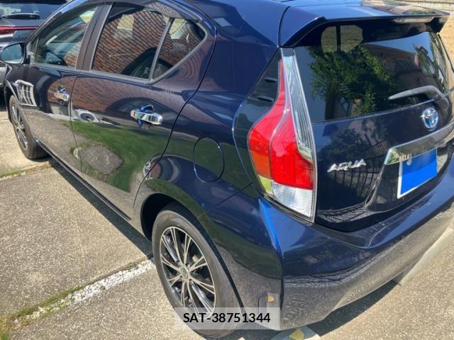 Toyota AQUA 2016-10 8364725-5
