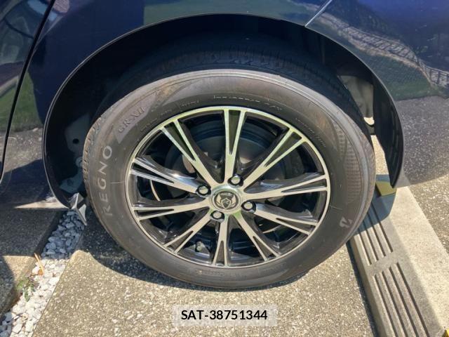 Toyota AQUA 2016-10 8364725-6