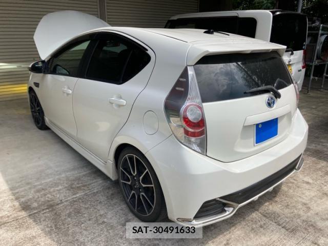 Toyota AQUA 2014-03 8364756-12