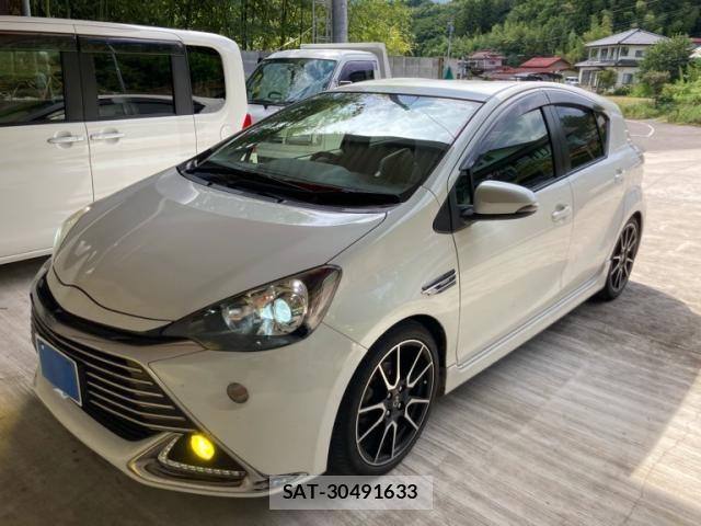 Toyota AQUA 2014-03 8364756-2