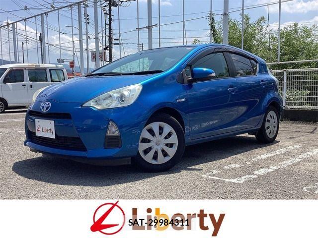 Toyota AQUA 2013-09 8364745-0