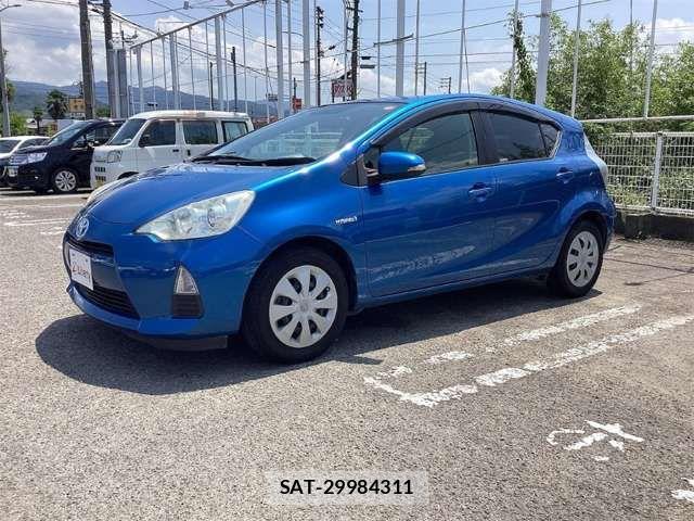 Toyota AQUA 2013-09 8364745-14