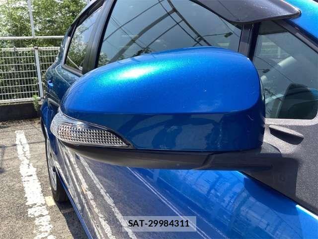 Toyota AQUA 2013-09 8364745-17