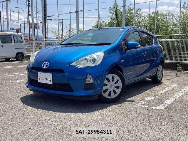 Toyota AQUA 2013-09 8364745-7