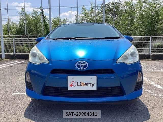 Toyota AQUA 2013-09 8364745-8