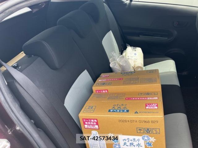 Toyota AQUA 2014-02 8364764-13