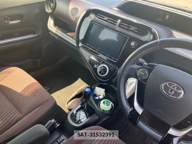 Toyota AQUA 2017-01 8364752-9