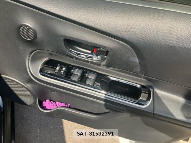 Toyota AQUA 2017-01 8364752-11