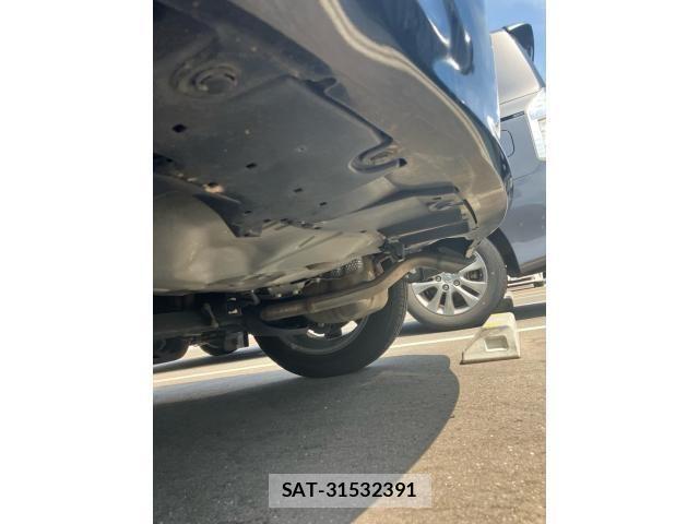 Toyota AQUA 2017-01 8364752-18