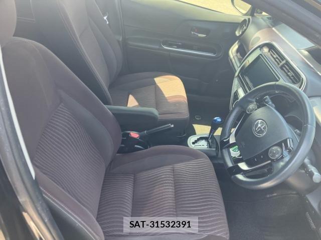 Toyota AQUA 2017-01 8364752-6