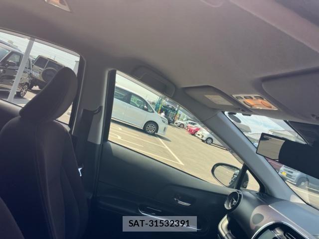 Toyota AQUA 2017-01 8364752-7