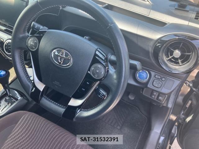 Toyota AQUA 2017-01 8364752-8