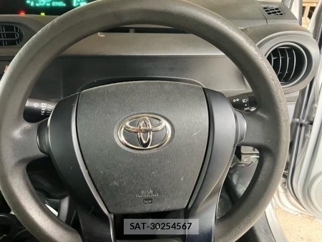 Toyota AQUA 2013-03 8364762-15