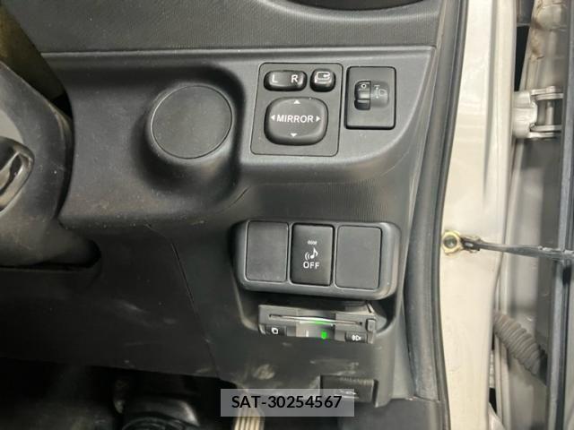 Toyota AQUA 2013-03 8364762-16