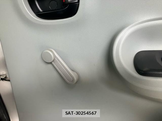 Toyota AQUA 2013-03 8364762-21